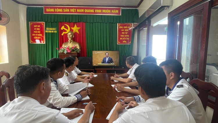 Vùng 2 Hải quân quán triệt 4 Nghị quyết Bộ Chính trị