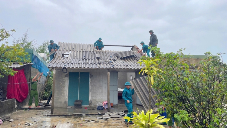 Công tác ứng phó mưa lớn và khắc phục hậu quả bão số 10 tại các tỉnh thành