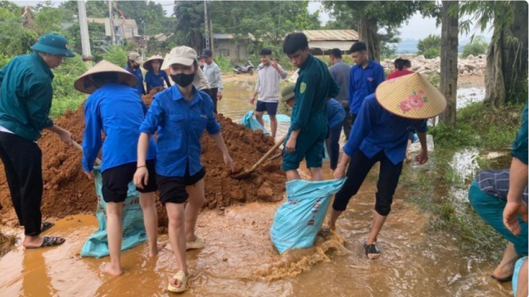 Thủ tướng: Không được lơ là, chủ quan; triển khai các biện pháp ứng phó bão số 9