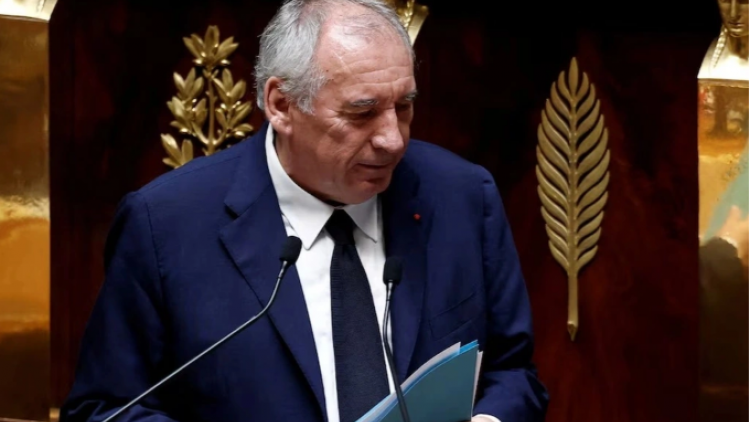 Thủ tướng bị bãi nhiệm - lời giải nào cho tình trạng rối ren trên chính trường Pháp.