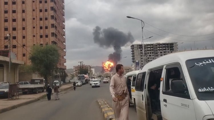 Israel không kích dữ dội vào Yemen
