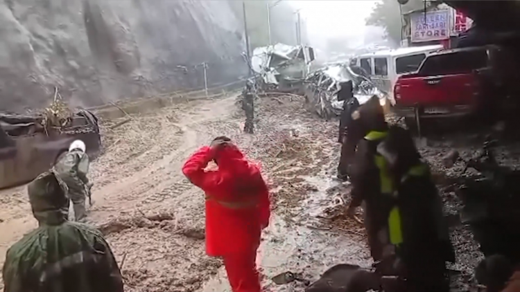 Siêu bão Ragasa gây sạt lở lớn ở miền Bắc Philippines