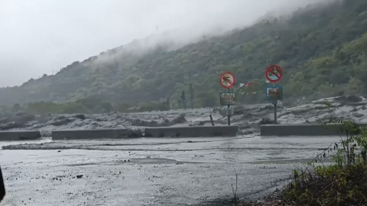 Siêu bão Ragasa càn quét đảo xa Đài Loan (Trung Quốc)