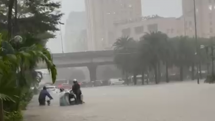 Hà Nội mưa lớn nhất cả nước, có nơi trên 300mm