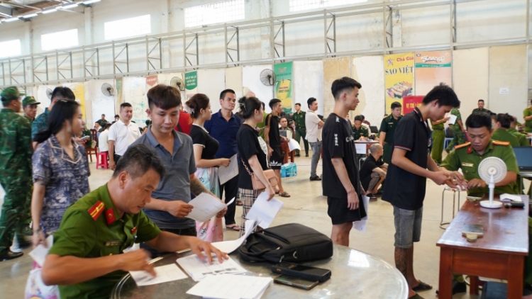 Tây Ninh: Tiếp nhận 79 công dân do Campuchia trao trả