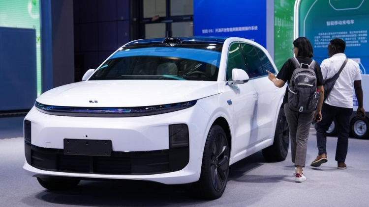 Trung Quốc thắt chặt quy định xuất khẩu xe ô tô điện