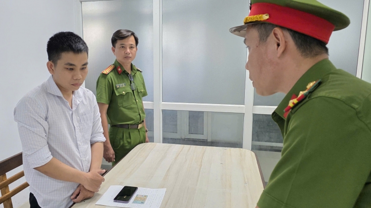 Khởi tố, bắt tạm giam đối tượng tham ô tài sản