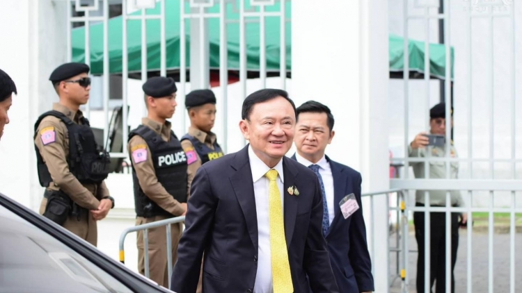 Tòa án Tối cao Thái Lan ra phán quyết buộc cựu Thủ tướng Thaksin phải chấp hành án tù