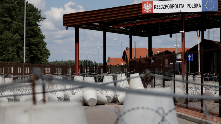 Ba Lan mở lại biên giới với Belarus sau nhiều tuần cấm vận