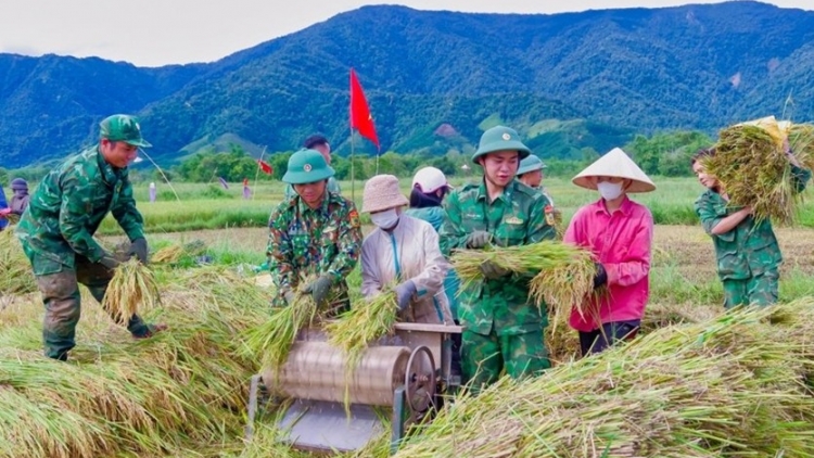Những bông hoa đẹp trong vườn hoa quyết thắng toàn quân