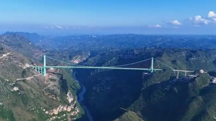 Trung Quốc thông xe cây cầu cao nhất thế giới