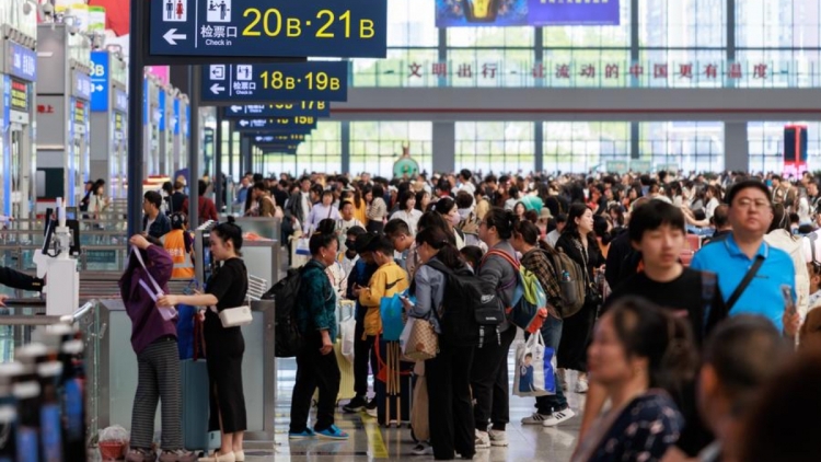 2,36 tỷ lượt người sẽ di chuyển trong kỳ nghỉ Quốc khánh và Trung thu ở Trung Quốc