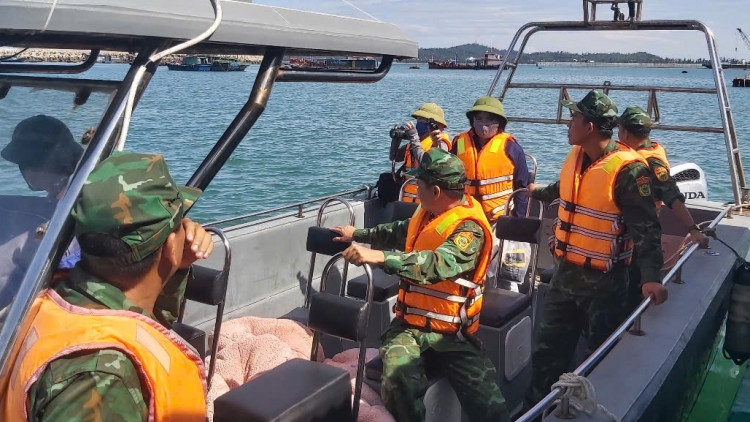 Quảng Ninh tạm ngừng cấp phép tàu thuyền, du lịch biển ứng phó bão số 10