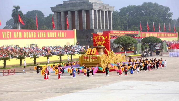 Thời sự 21h30 3/9/2025: Thư cảm ơn của Ban Chỉ đạo TW kỷ niệm các ngày lễ lớn và sự kiện lịch sử