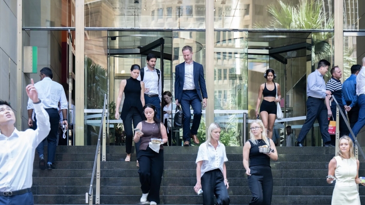 Các ngân hàng Australia đồng loạt sa thải nhân viên