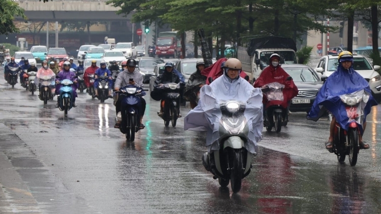 Thời tiết ngày 15/9/2025: Bắc Bộ có mưa rào và dông, đồng bằng và ven biển mưa rải rác