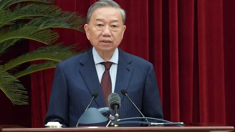   MÃI MÃI XỨNG DANH BỘ ĐỘI CỤ HỒ