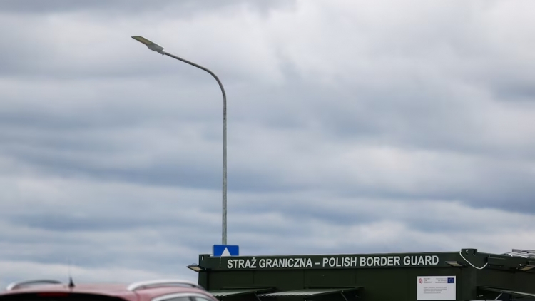 Ba Lan gia hạn lệnh kiểm soát biên giới với Đức và Litva