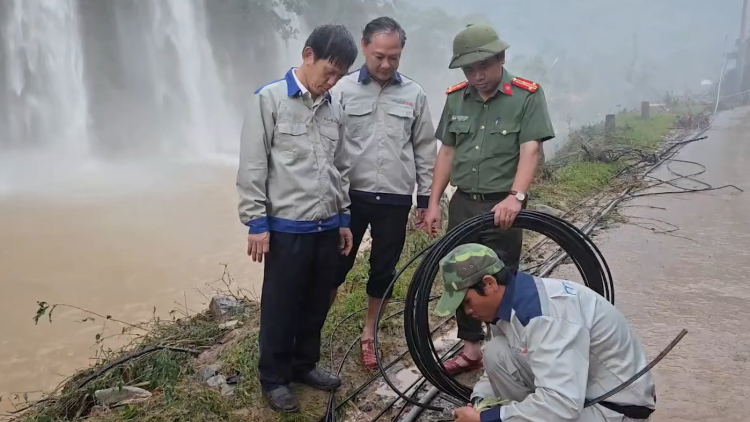  Đảm bảo thông suốt, an toàn thông tin cho bà con vùng lũ