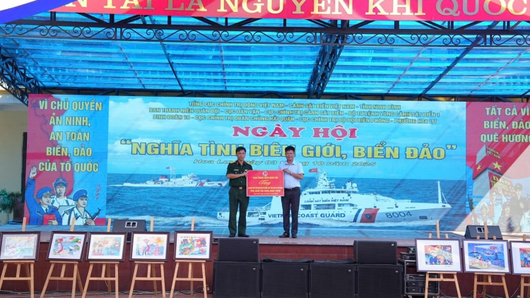 Lan tỏa “Nghĩa tình biên giới, biển đảo” từ Cố đô Hoa Lư