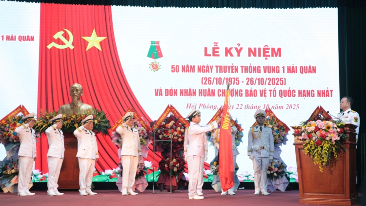 Vùng 1 Hải quân đón nhận Huân chương Bảo vệ Tổ quốc Hạng Nhất