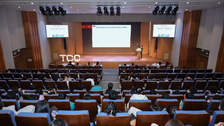 Hội thảo Khoa học quốc gia của UEH bàn về thách thức và cơ hội cho sự phát triển của Việt Nam