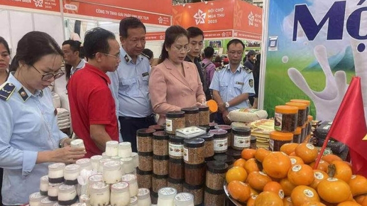 Hội chợ Mùa Thu 2025 lần thứ nhất được tổ chức theo mô hình “5 phân khu chủ đề.