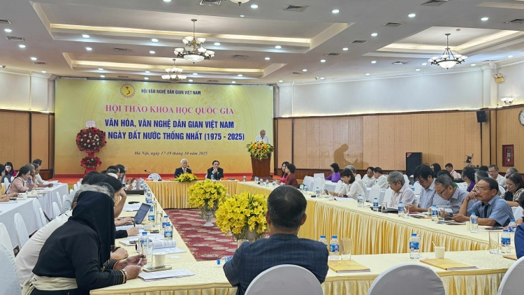 Văn hóa, văn nghệ dân gian Việt Nam sau 50 năm thống nhất đất nước