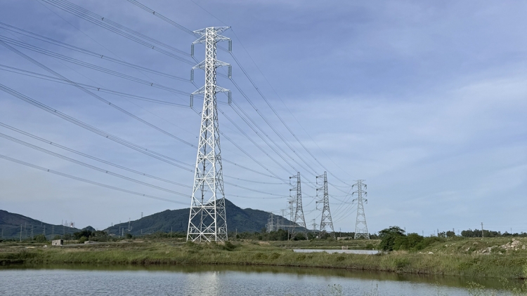 Hoàn thành toàn bộ Dự án Trạm biến áp 220kV Vũng Áng và đấu nối
