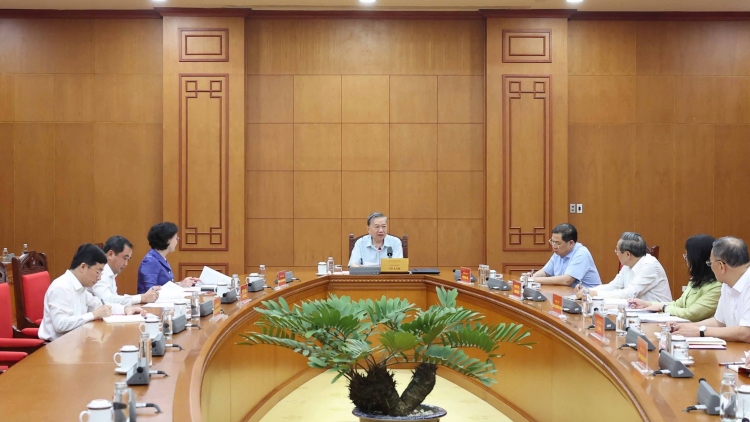 Thời sự 21h30 3/10/2025: Tổng Bí thư Tô Lâm- Không thể để tình trạng thiếu cán bộ