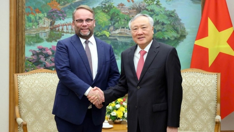 Phó Thủ tướng TT  tiếp Bộ trưởng Bộ Khoa học-Nghiên cứu và Nghệ thuật- Văn hóa Bang Hessen (Đức)