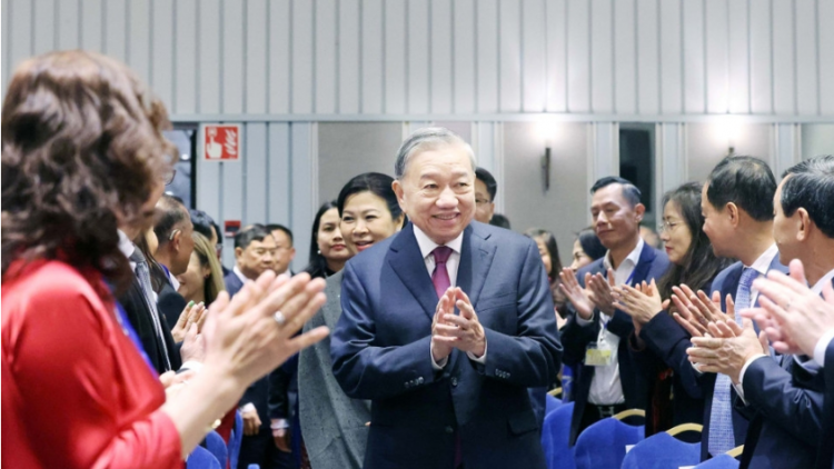 Thời sự 6h 22/10/2025:Tổng Bí thư gặp cán bộ Đại sứ quán và cộng đồng người Việt tại các nước Bắc Âu