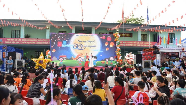 May 10 tổ chức vui Tết Trung thu “Trăng vàng May 10 – 80 năm sáng mãi”