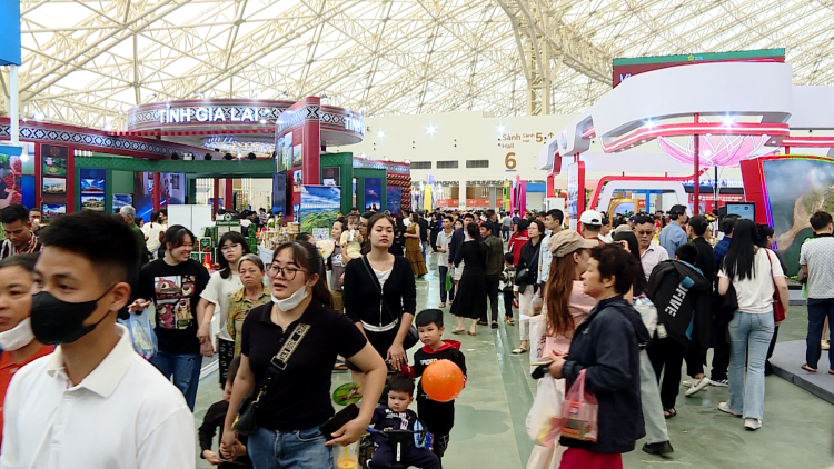 Hội chợ Mùa thu 2025: Nhiều trải nghiệm đặc sắc cho người dân
