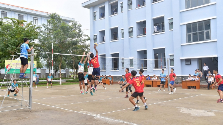 Lữ đoàn 175 sôi nổi nhiều hoạt động chào mừng kỷ niệm 50 năm Ngày thành lập Vùng 5 Hải quân