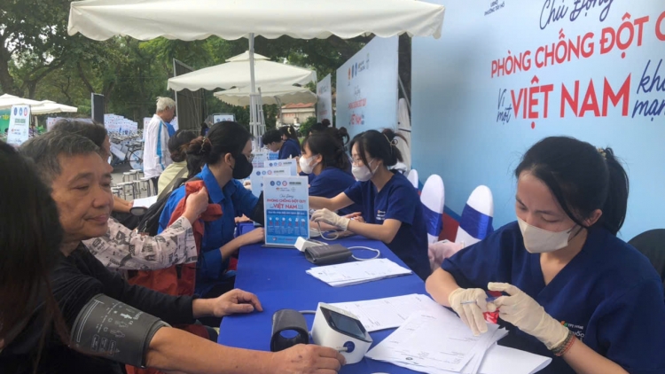 Lễ phát động Chương trình Quốc gia phòng chống và quản lý đột quỵ