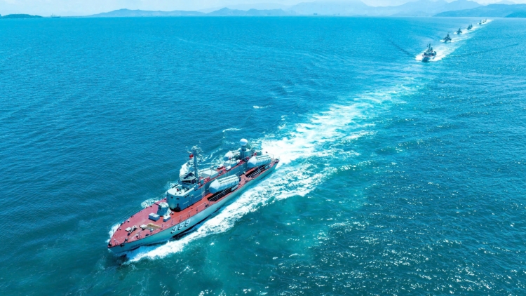   Vững vàng bảo vệ chủ quyền biển, đảo trong kỷ nguyên mới