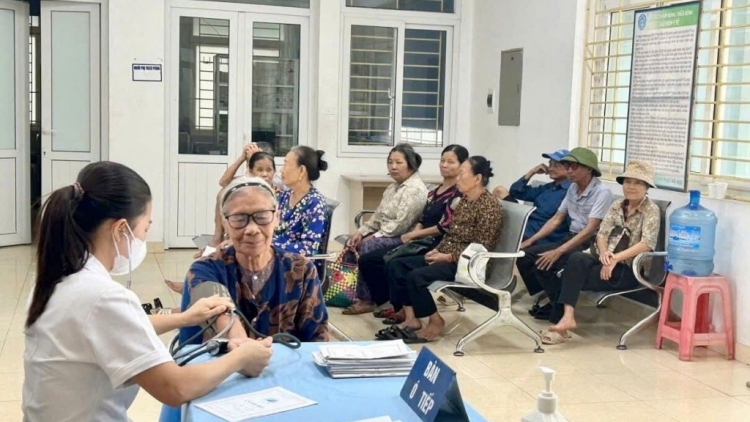 Tiếp tục thể hiện sự quan tâm sâu sắc của Đảng đối với sức khỏe của mỗi người dân