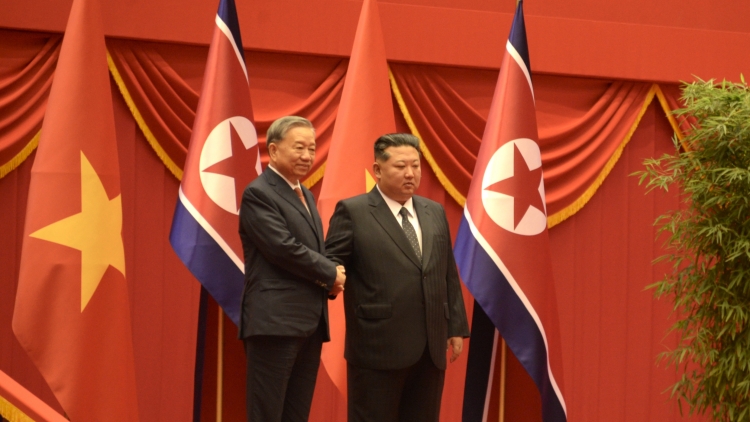 Thời sự 18h 11/10/2025: Tổng Bí thư Tô Lâm kết thúc tốt đẹp chuyến thăm cấp Nhà nước tới Triều Tiên