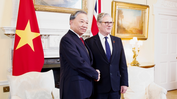 Thời sự 6h 30/10/2025: Tuyên bố chung nâng cấp quan hệ Việt Nam-Anh lên đối tác chiến lược toàn diện