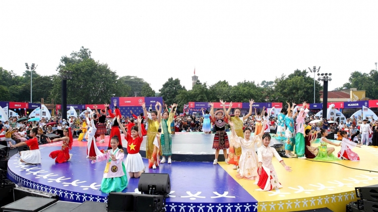 Thời sự 21h30 12/10/2025: Bế mạc Lễ hội Văn hóa thế giới  lần thứ nhất.