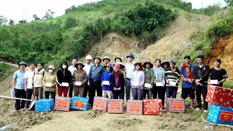 Phó Thủ tướng Hồ Quốc Dũng yêu cầu không để người dân vùng sạt lở bị đói, rét