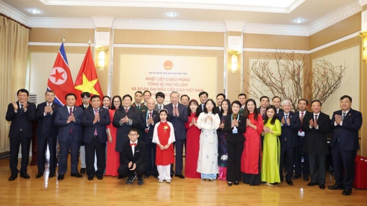 Thời sự 18h 10/10/2025: Tổng Bí thư gặp gỡ cán bộ, nhân viên đại sứ quán Việt Nam tại Triều Tiên