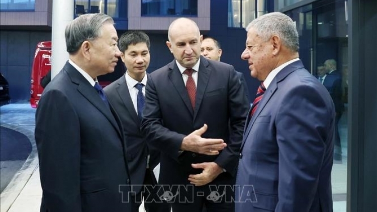 Tổng Bí thư Tô Lâm thăm Công ty công nghiệp quốc phòng Samel-90 (Bulgaria)