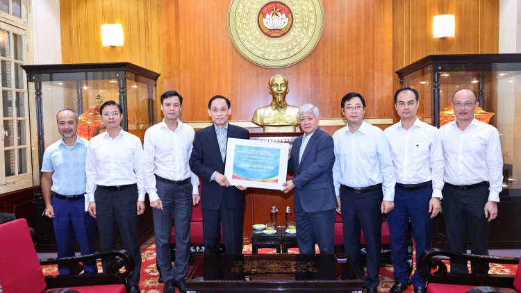 Bộ Ngoại giao và cộng đồng người Việt Nam ở nước ngoài ủng hộ 12 tỷ đồng