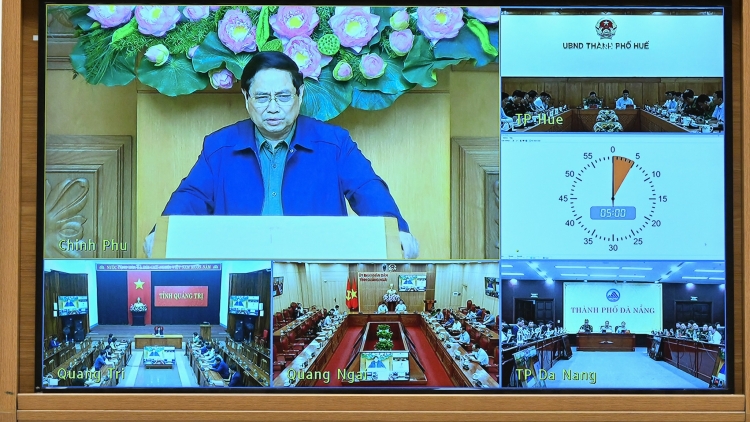 Thời sự 12h 29/10/2025: Bằng mọi biện pháp phải tiếp tế cho người dân bị cô lập do mưa lũ miền Trung