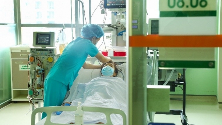 Lần đầu tiên ghép gan người khác nhóm máu