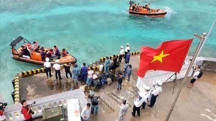 Nhân thêm tình yêu biển đảo sau mỗi hải trình đến với Trường Sa 