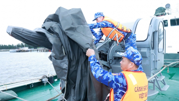 Cảnh sát biển chủ động, sẵn sàng ứng phó với bão số 13