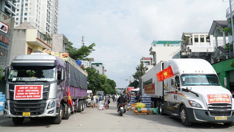 Thời sự 18h 25/11/2025: Hàng nghìn chuyến xe chở hàng cứu trợ hướng về Nam Trung bộ và Tây Nguyên